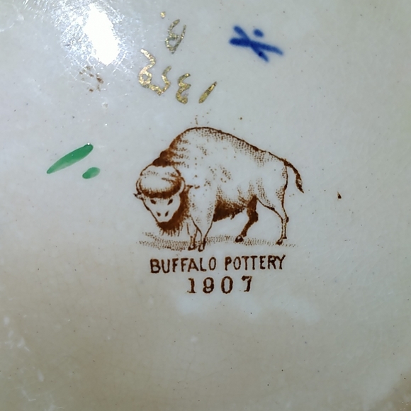Vintage Buffalo Pottery - Picture 3 of 3
